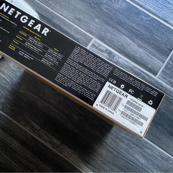 NETGEAR Wireless Router Double Firewall WGR614NA - Picture 2 of 3